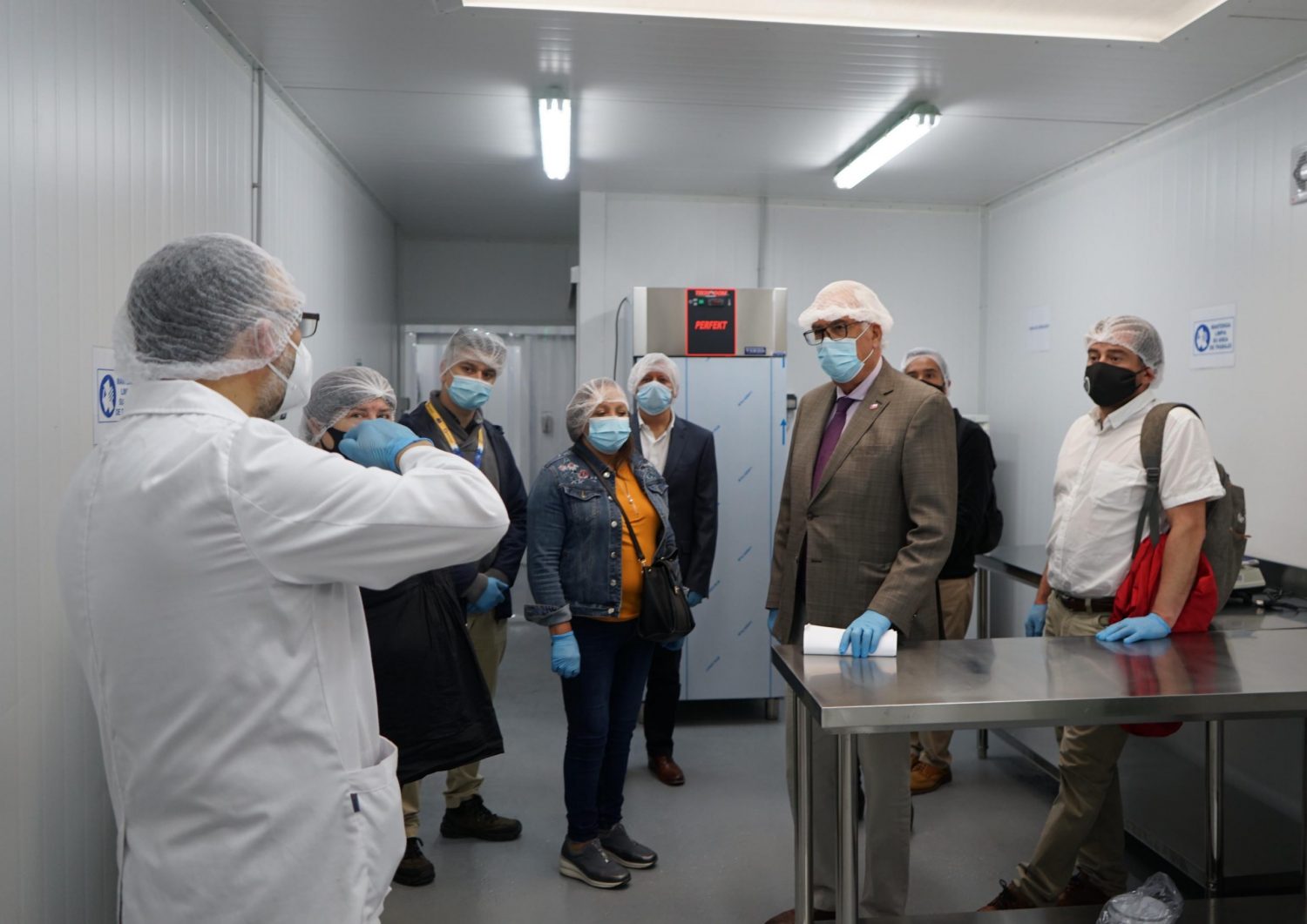 Intendente visitó sala de procesos de productos del mar que beneficiará a pescadoras artesanales de toda la región